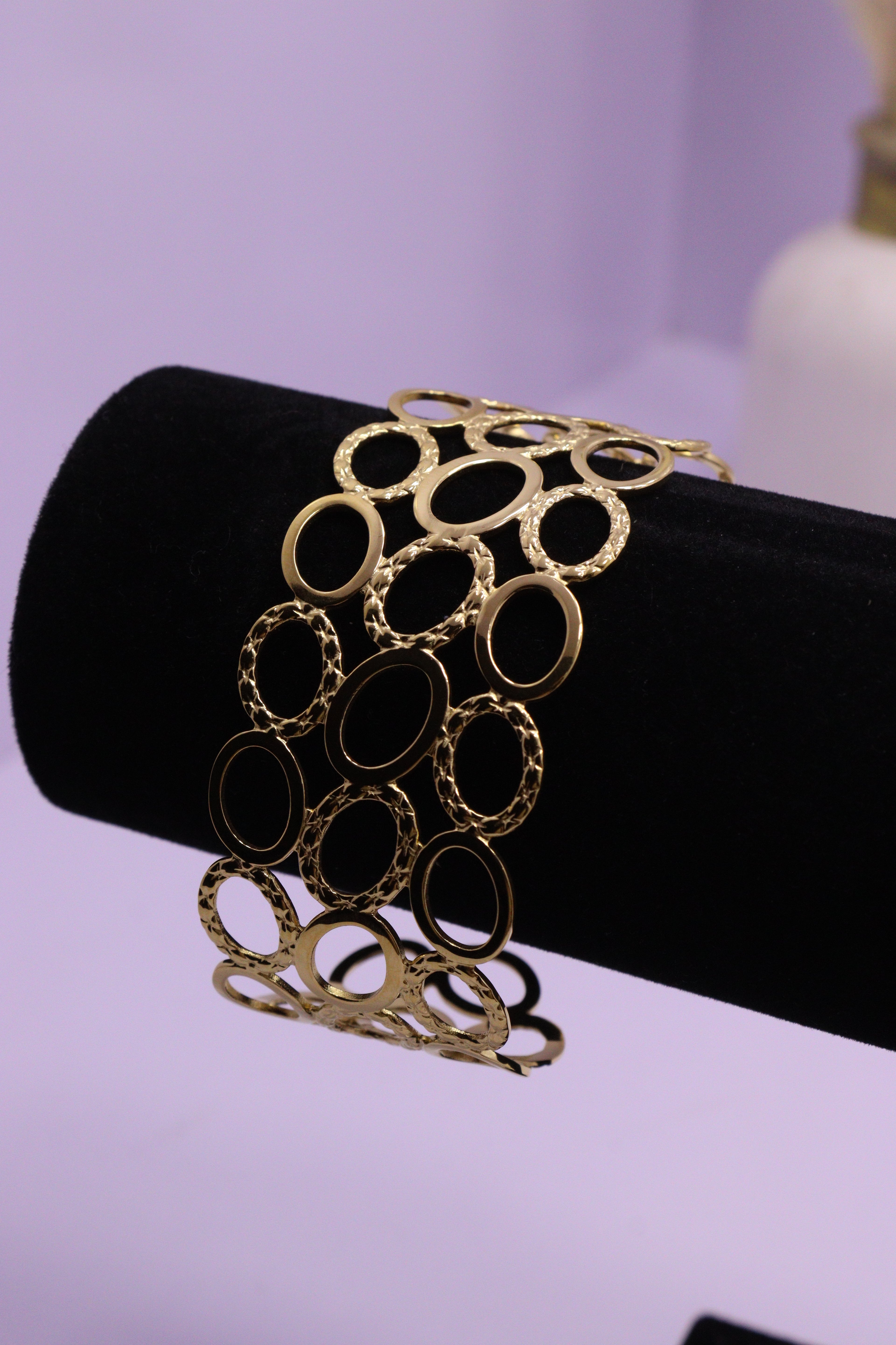 Sleek Wrist Series 0090 - AZ Golden Bangle