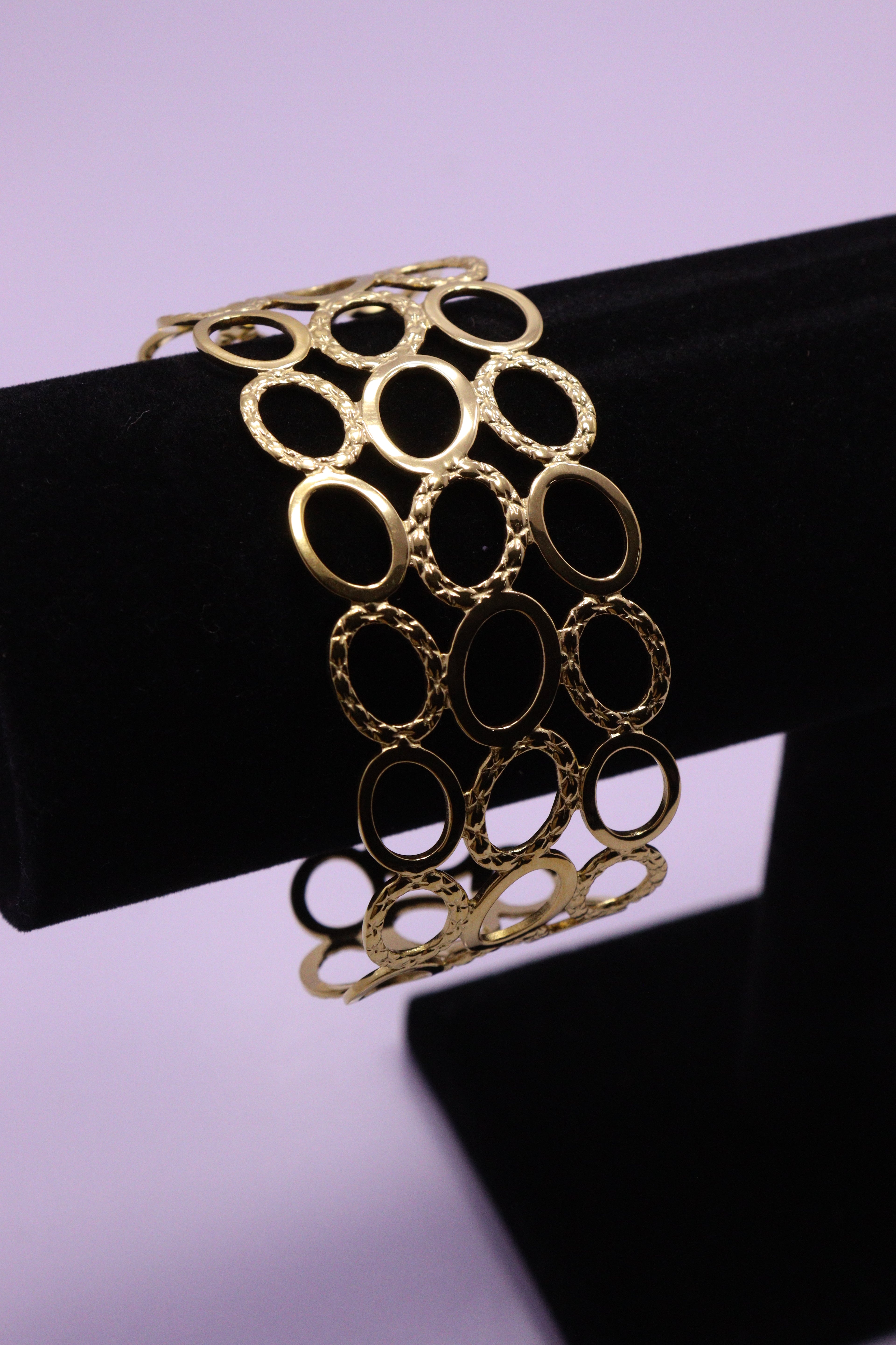 Sleek Wrist Series 0090 - AZ Golden Bangle