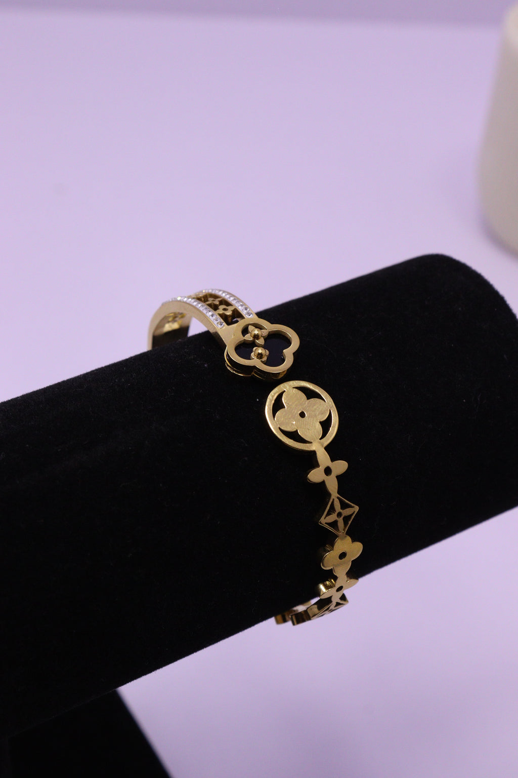 Sleek Wrist Series 0092 - AZ Golden Bangle