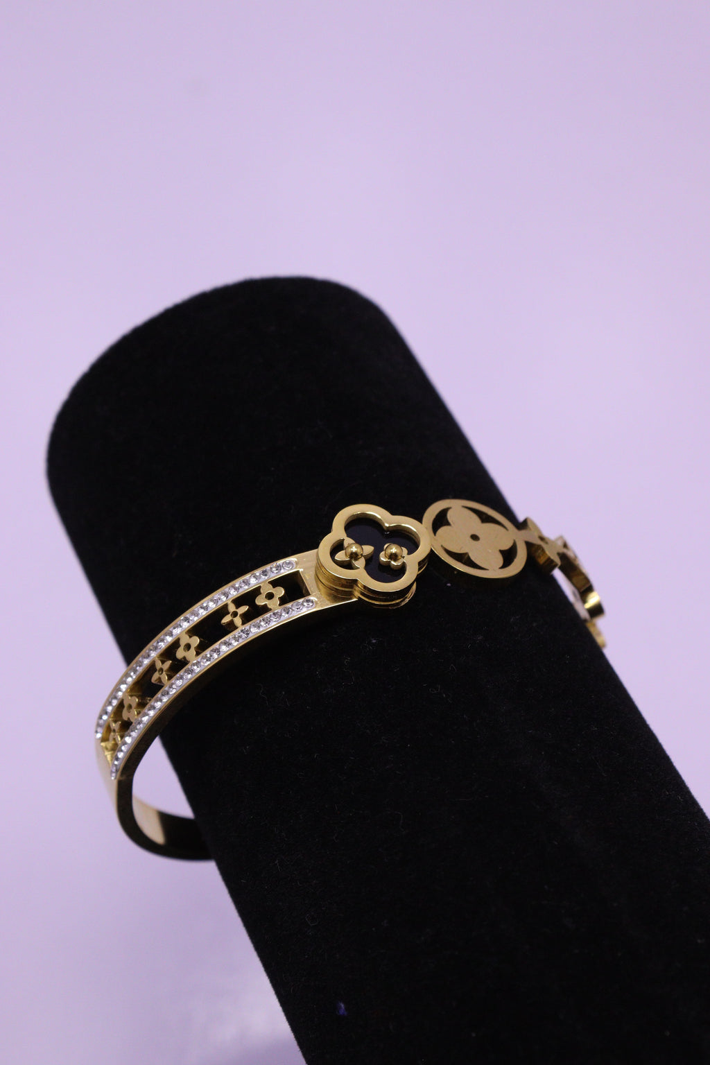 Sleek Wrist Series 0092 - AZ Golden Bangle