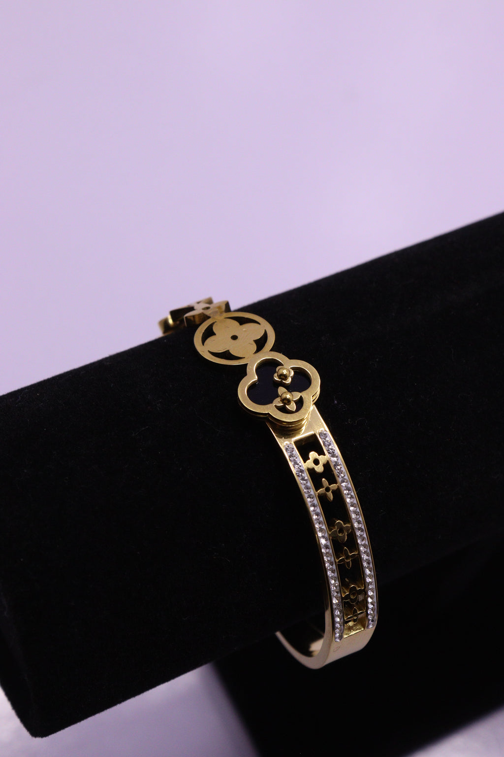 Sleek Wrist Series 0092 - AZ Golden Bangle