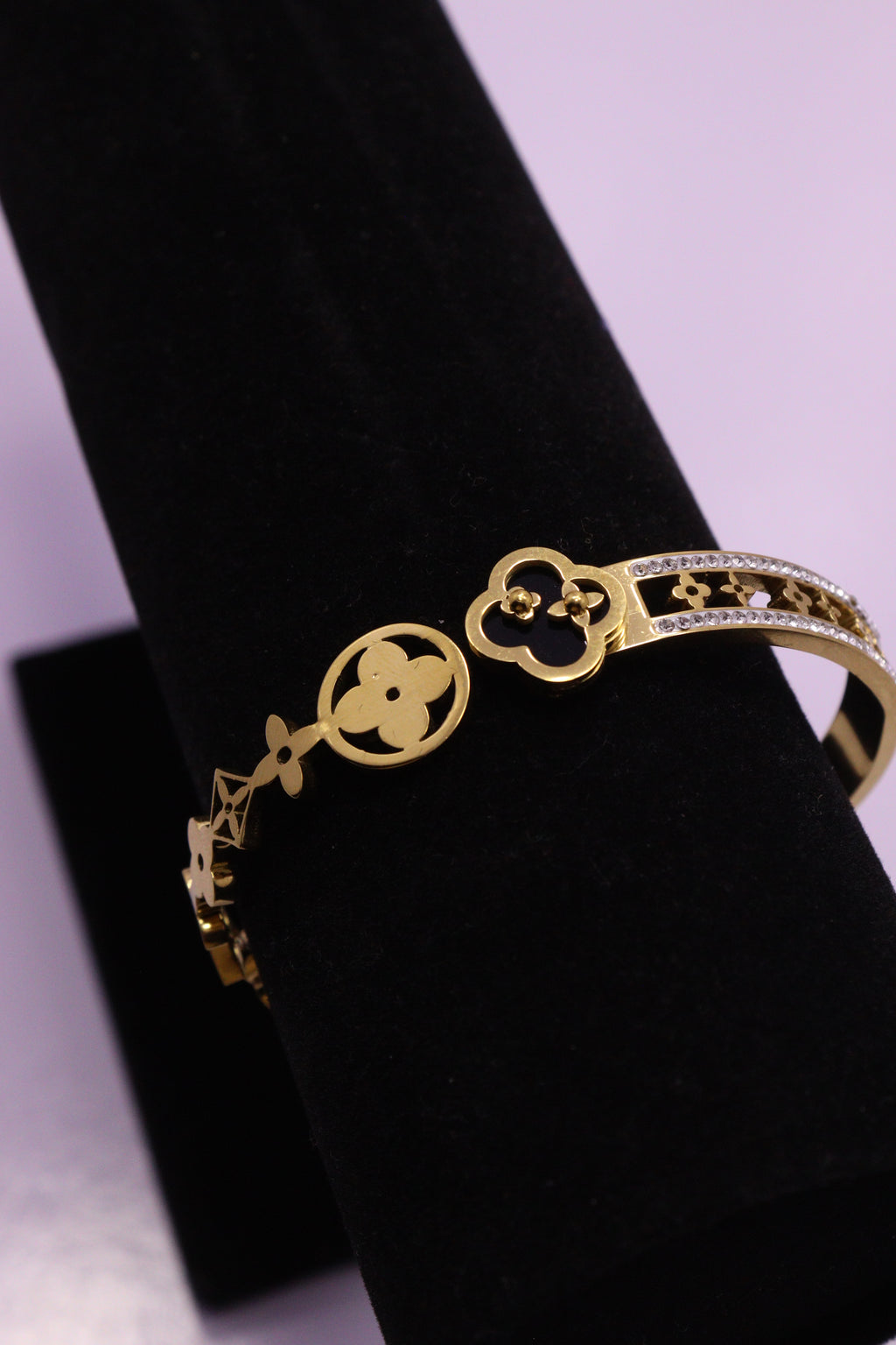 Sleek Wrist Series 0092 - AZ Golden Bangle