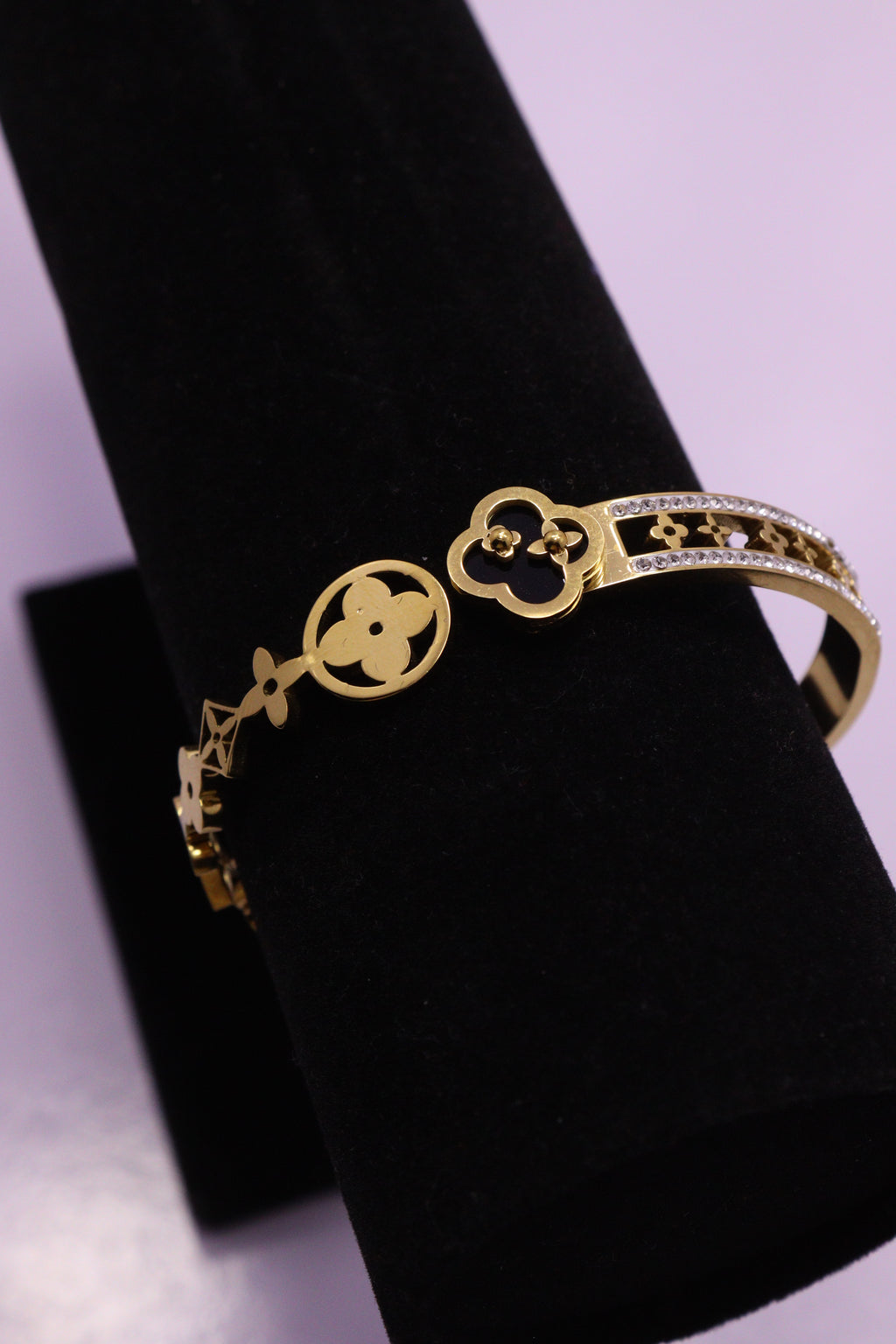 Sleek Wrist Series 0092 - AZ Golden Bangle