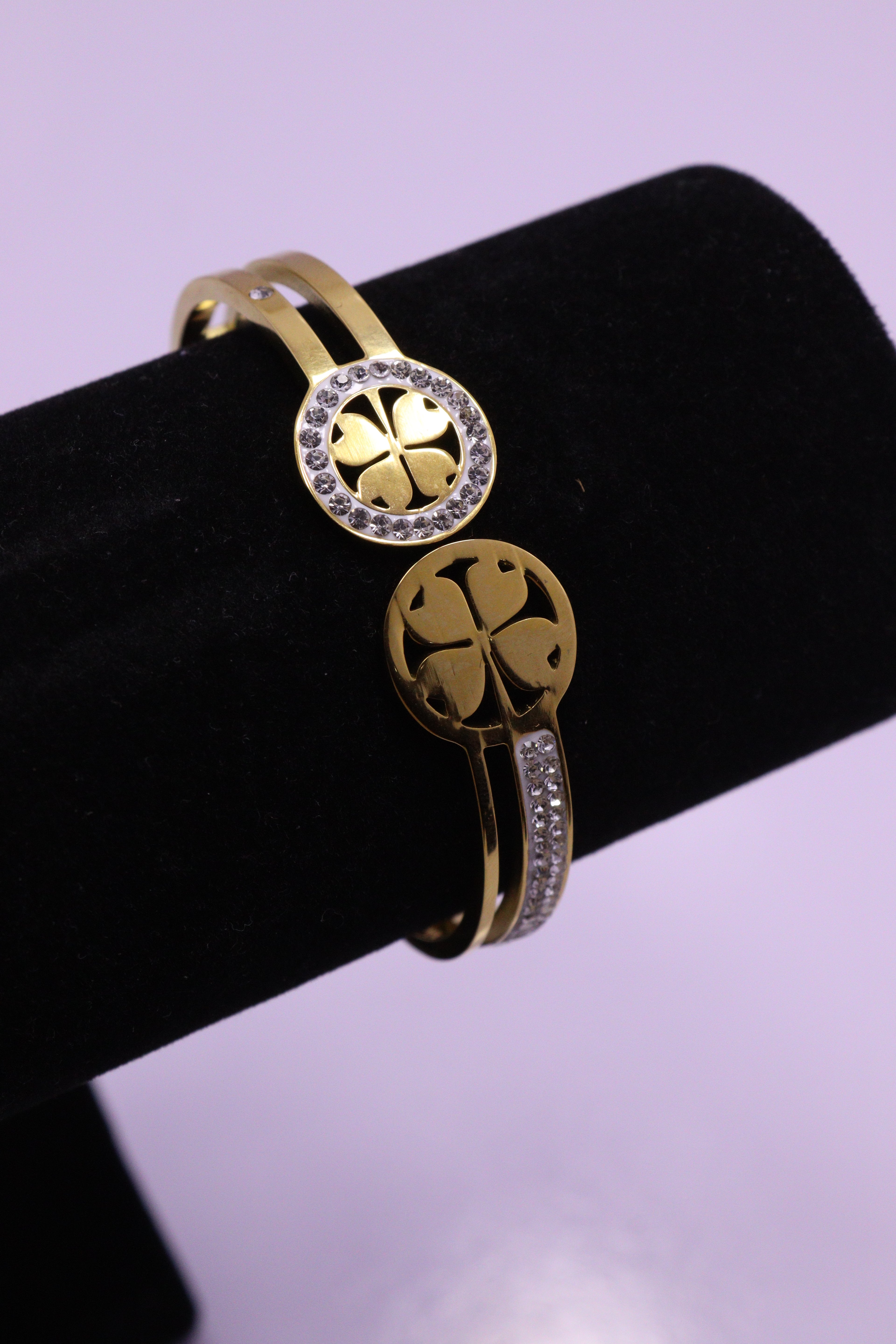 Sleek Wrist Series 0093 - AZ Golden Bangle