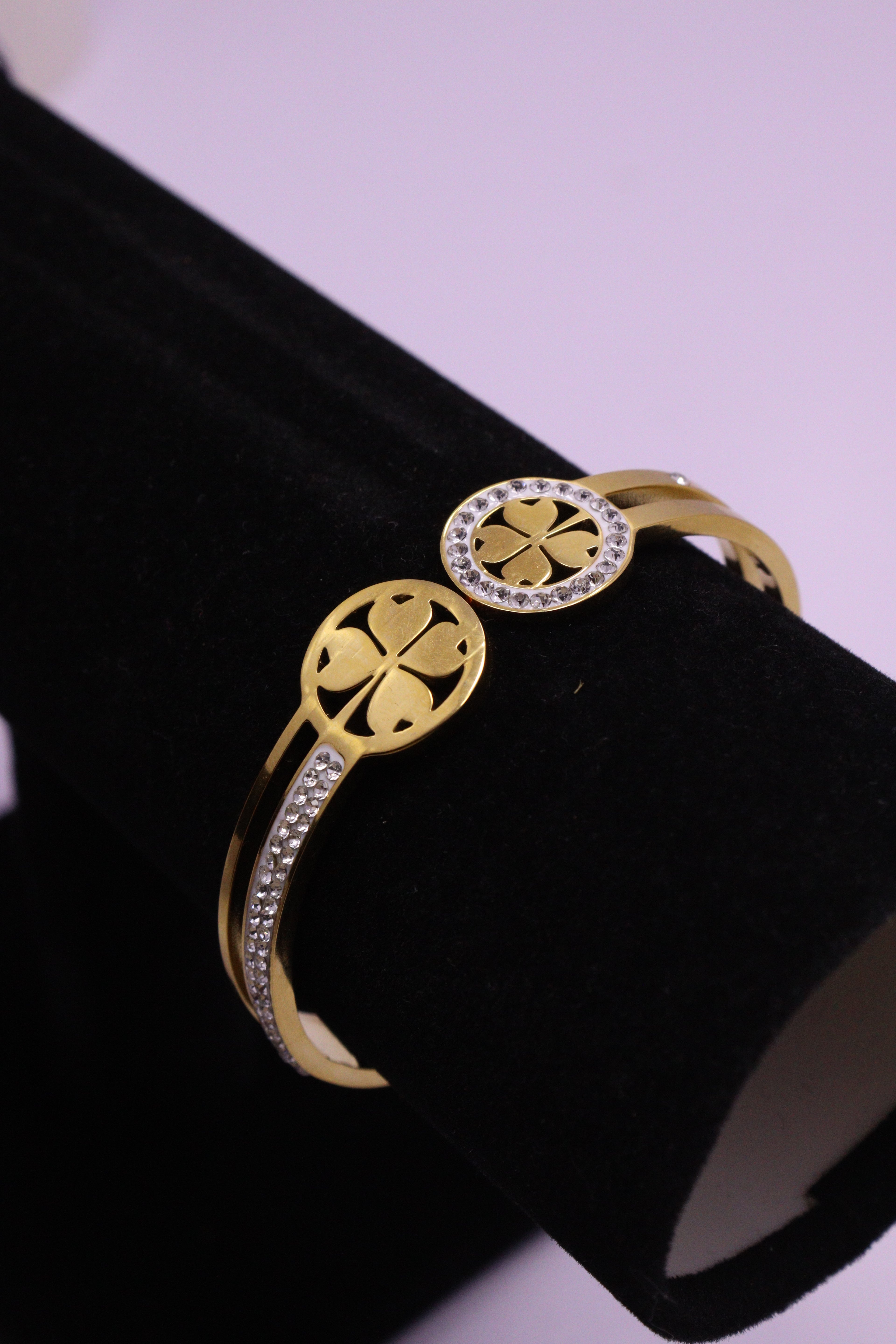 Sleek Wrist Series 0093 - AZ Golden Bangle