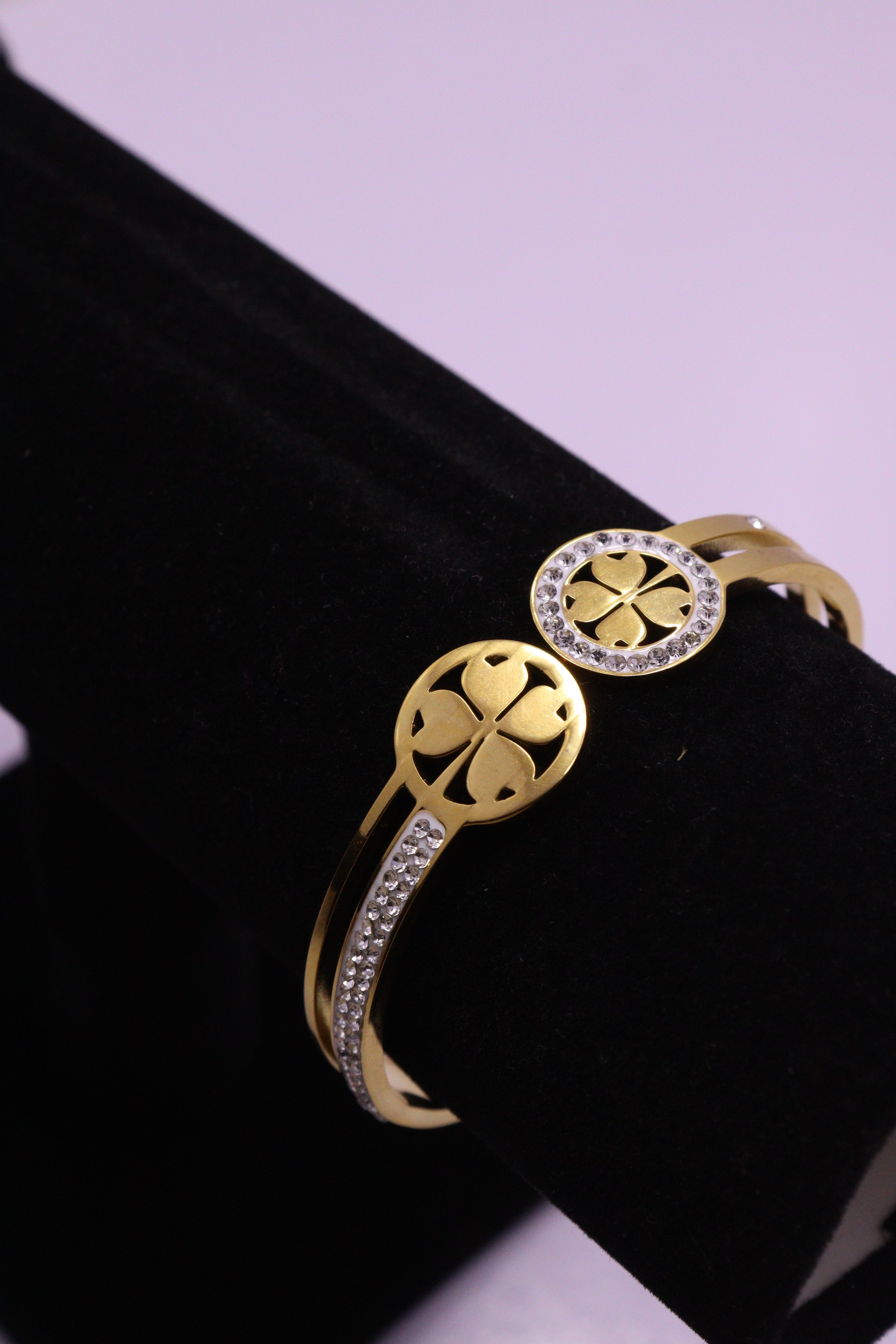 Sleek Wrist Series 0093 - AZ Golden Bangle