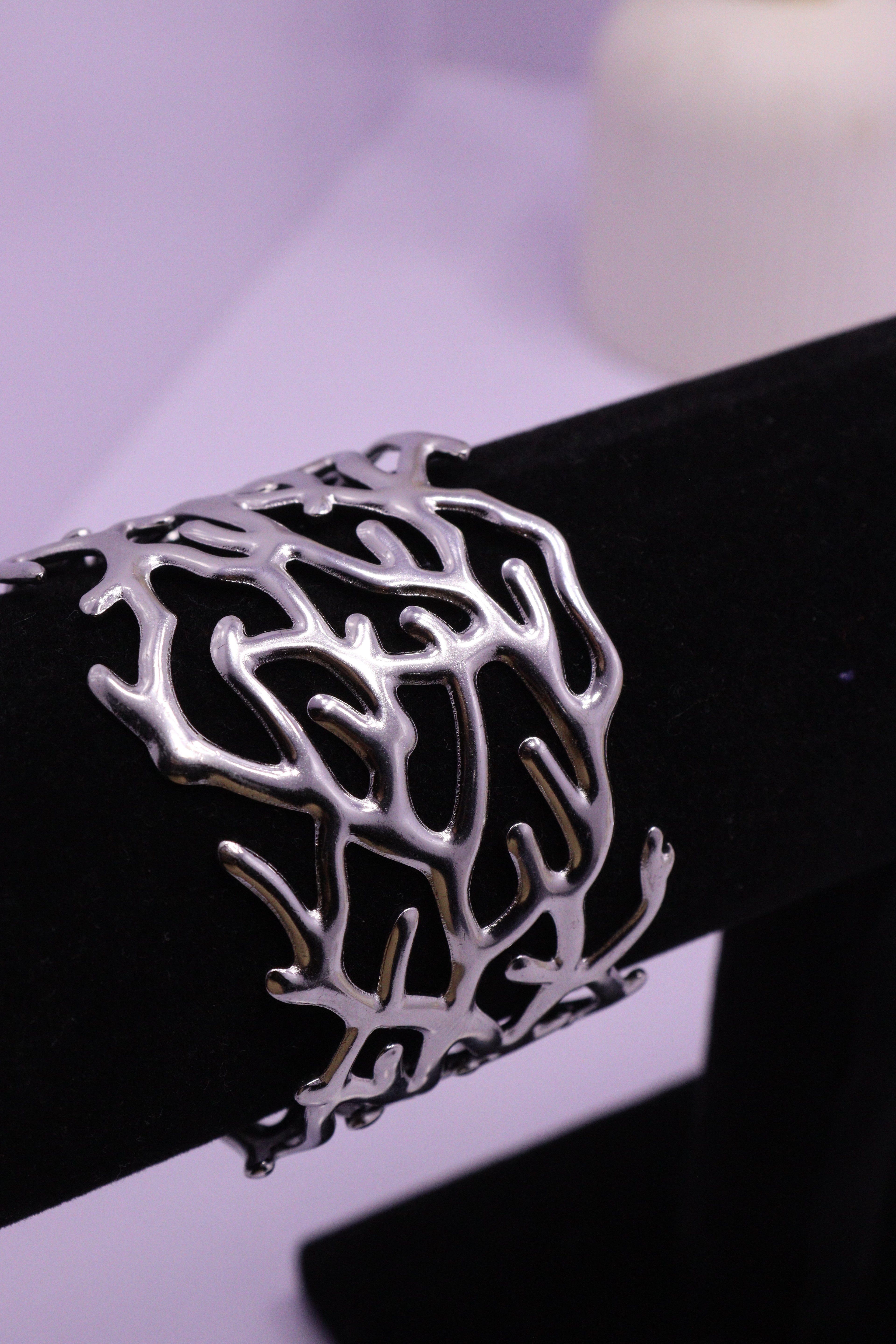 Sleek Wrist Series 0094 - AZ Silver Bangle