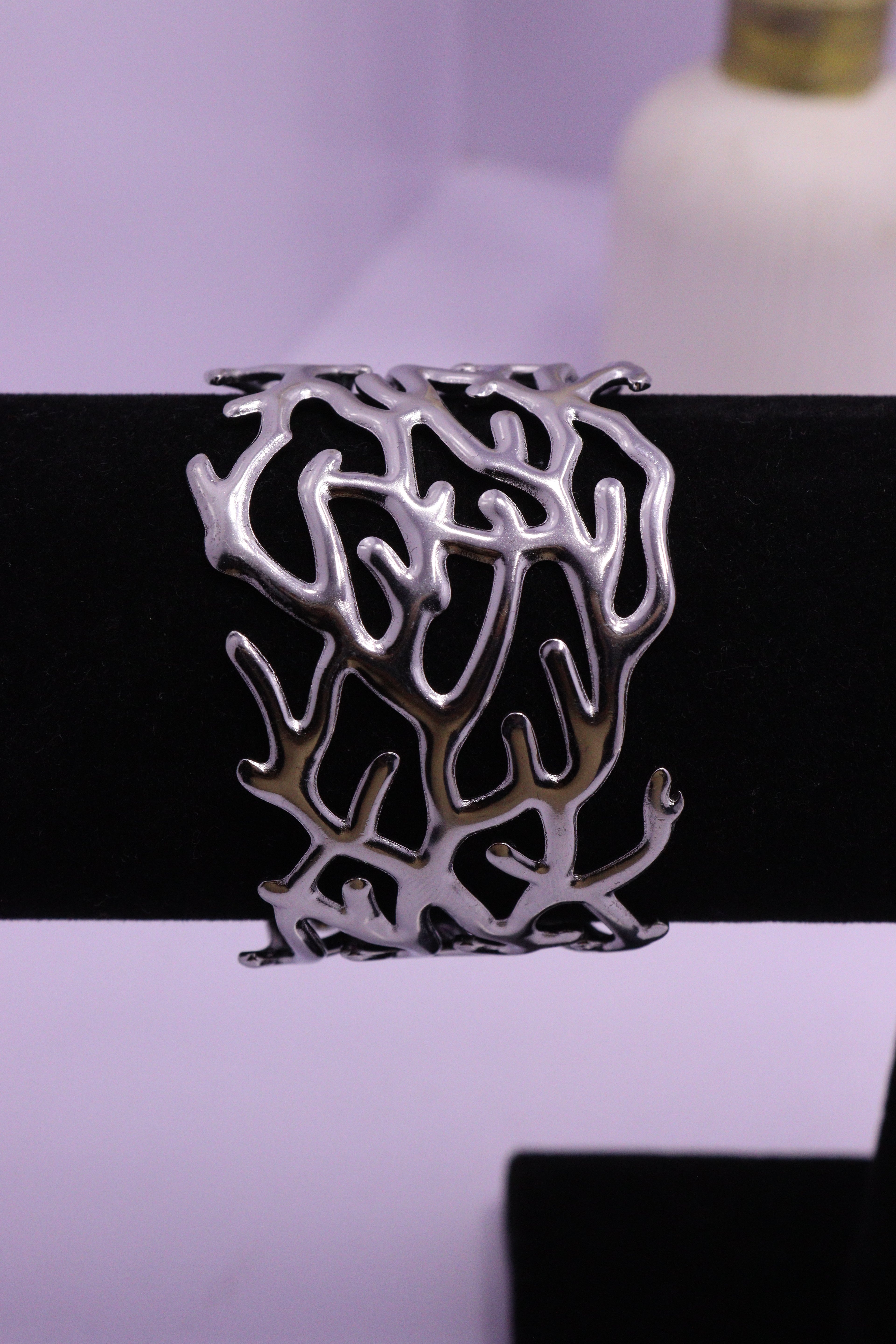 Sleek Wrist Series 0094 - AZ Silver Bangle