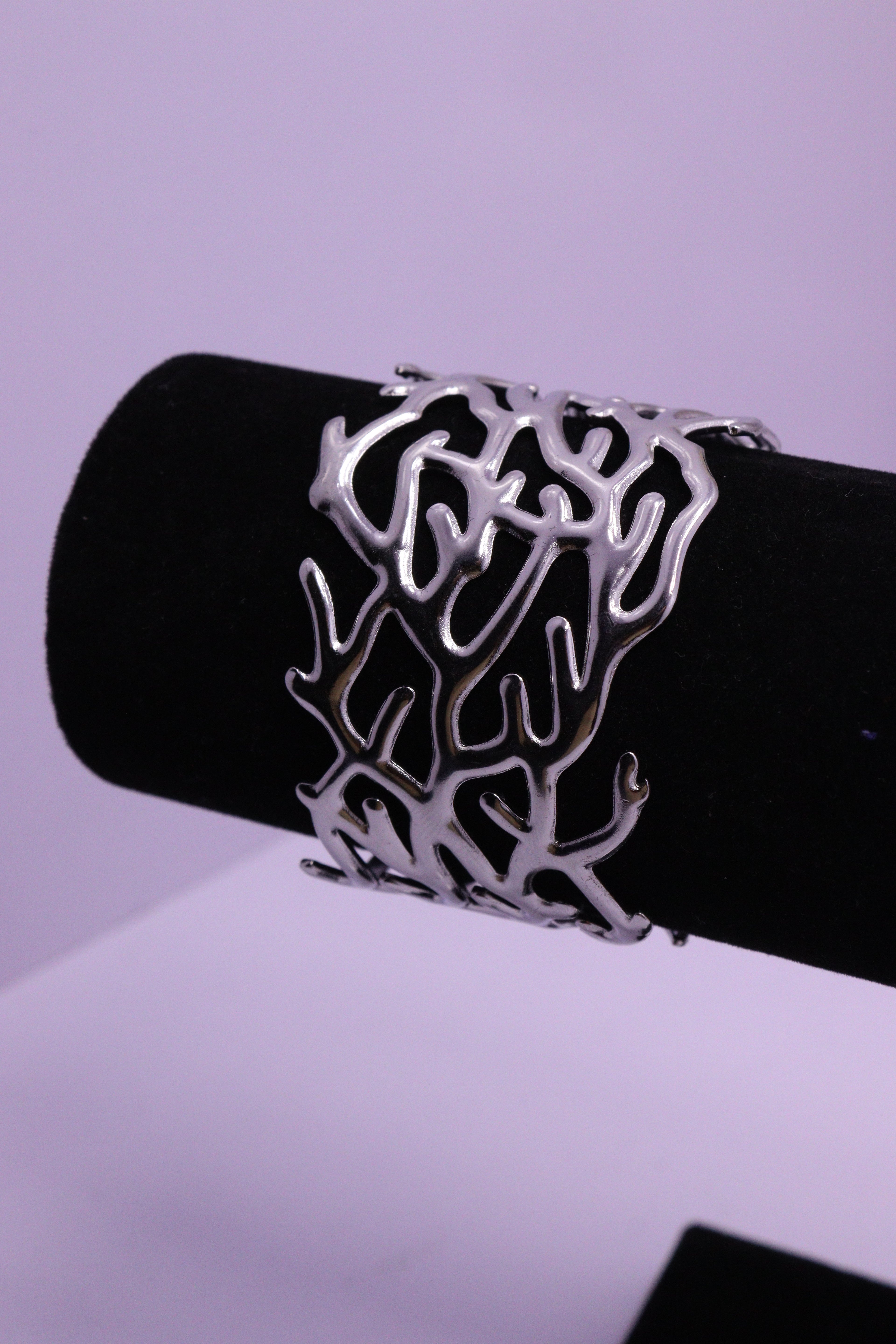 Sleek Wrist Series 0094 - AZ Silver Bangle