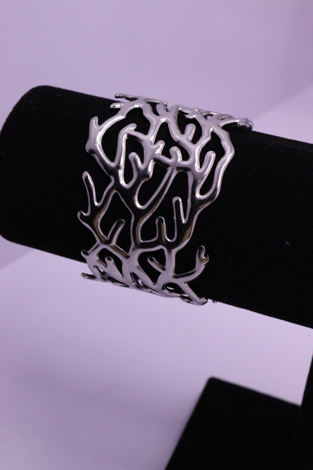 Sleek Wrist Series 0094 - AZ Silver Bangle