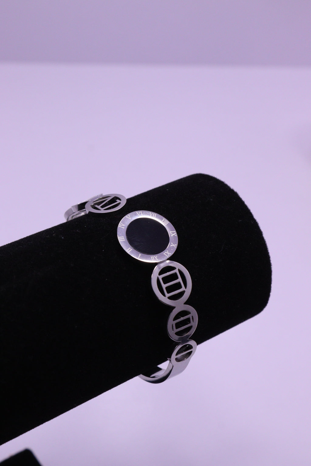 Sleek Wrist Series 0095 - AZ Silver Bangle