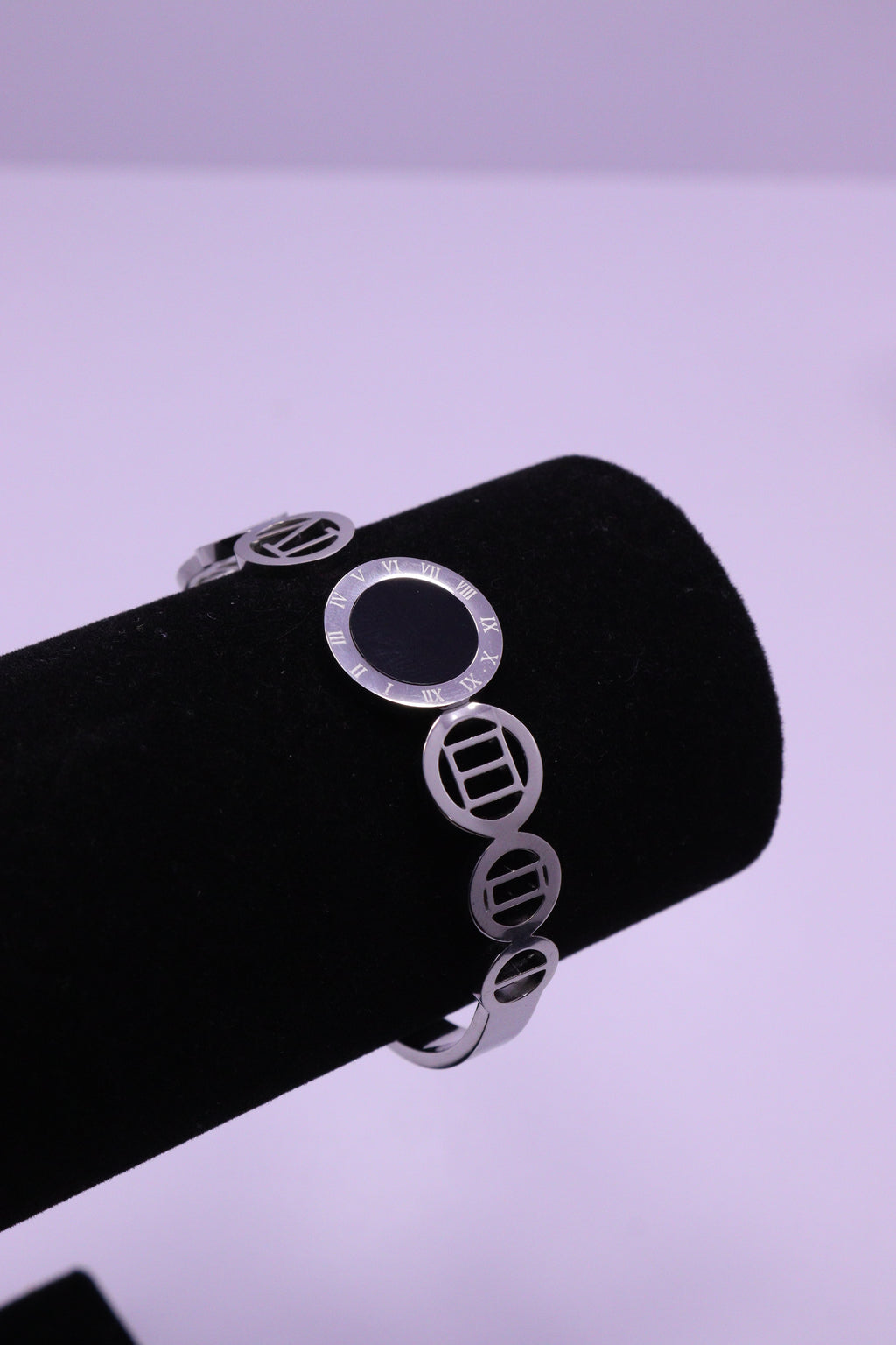 Sleek Wrist Series 0095 - AZ Silver Bangle