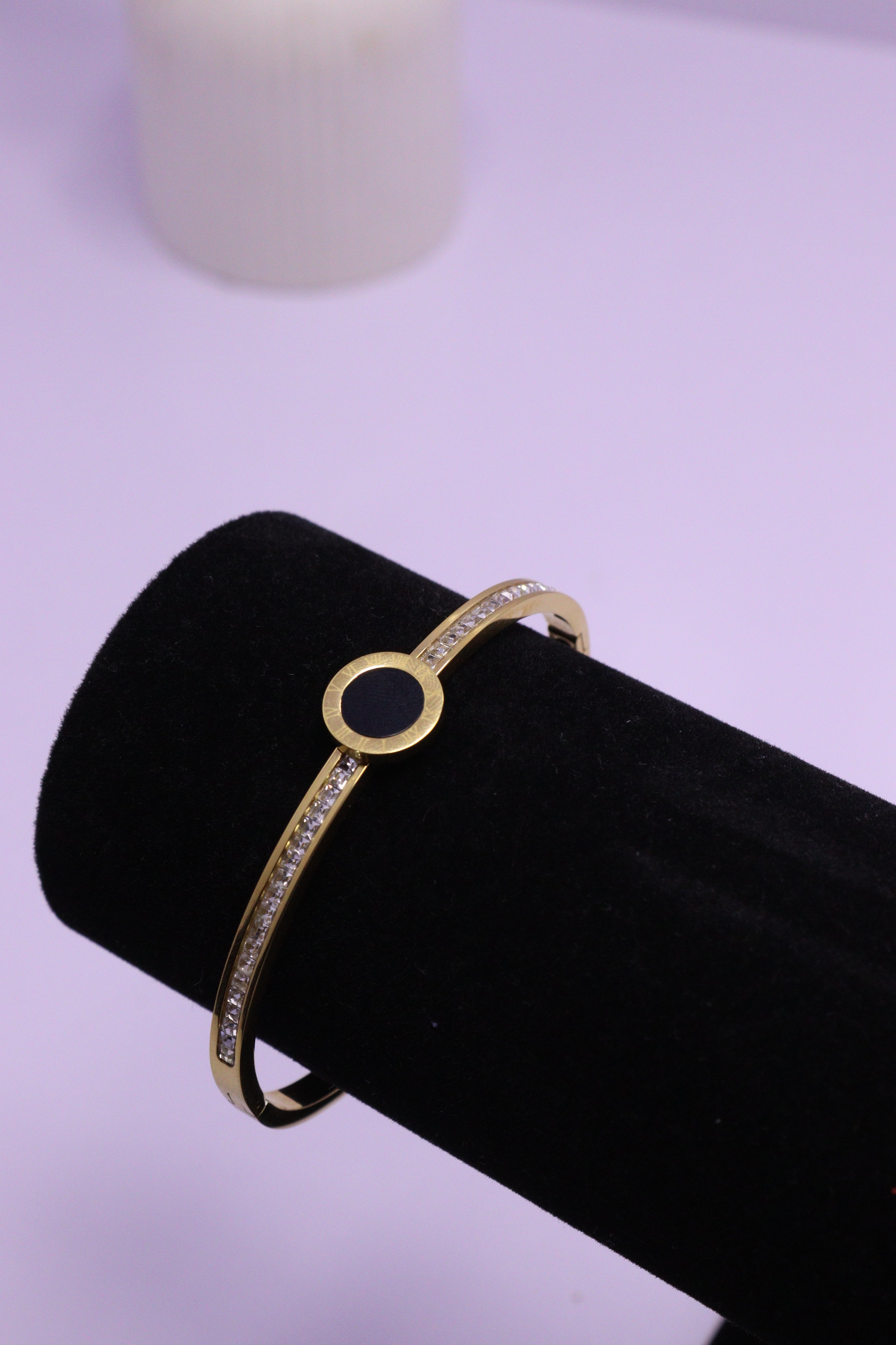 Sleek Wrist Series 0096 - AZ Golden Bangle
