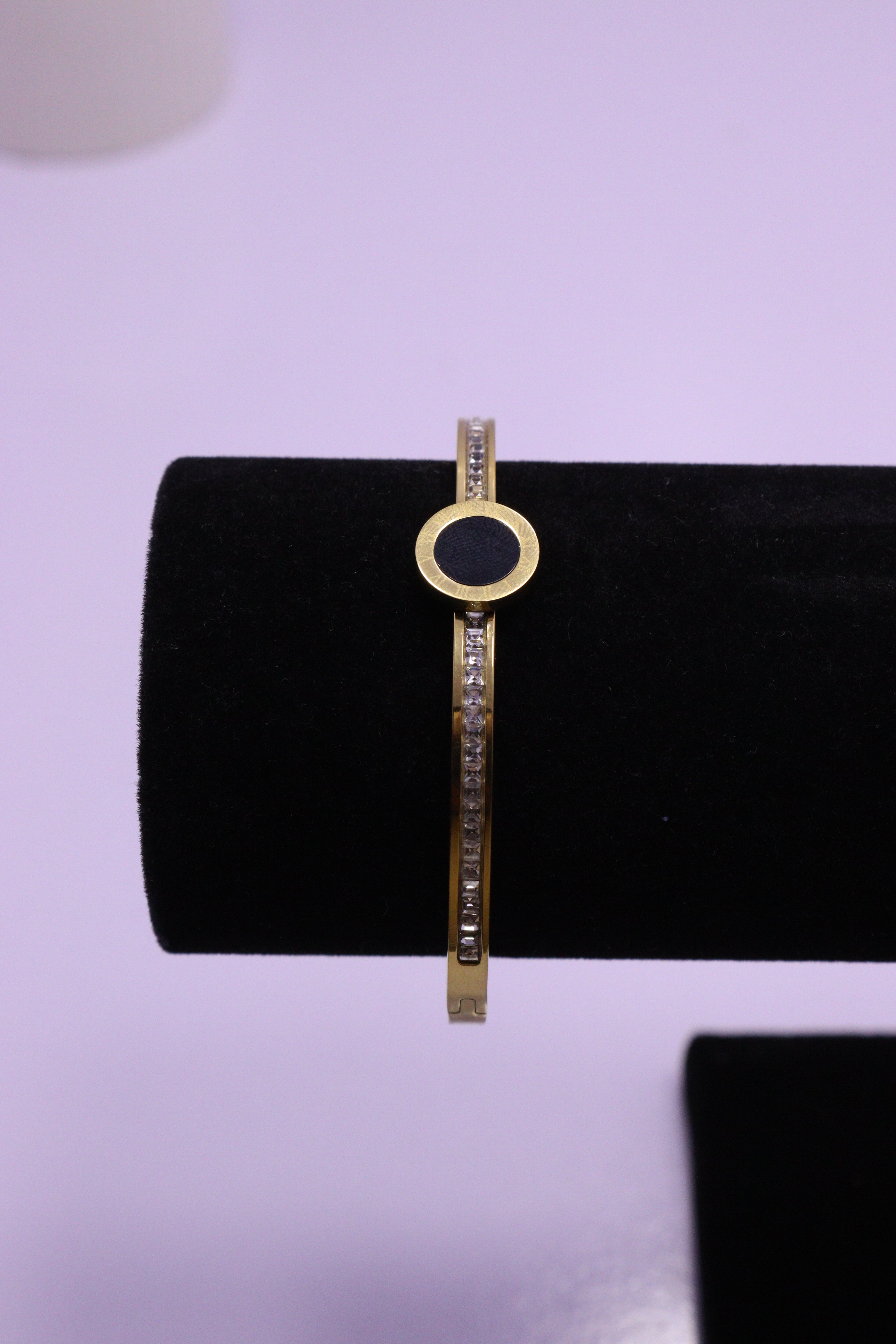Sleek Wrist Series 0096 - AZ Golden Bangle