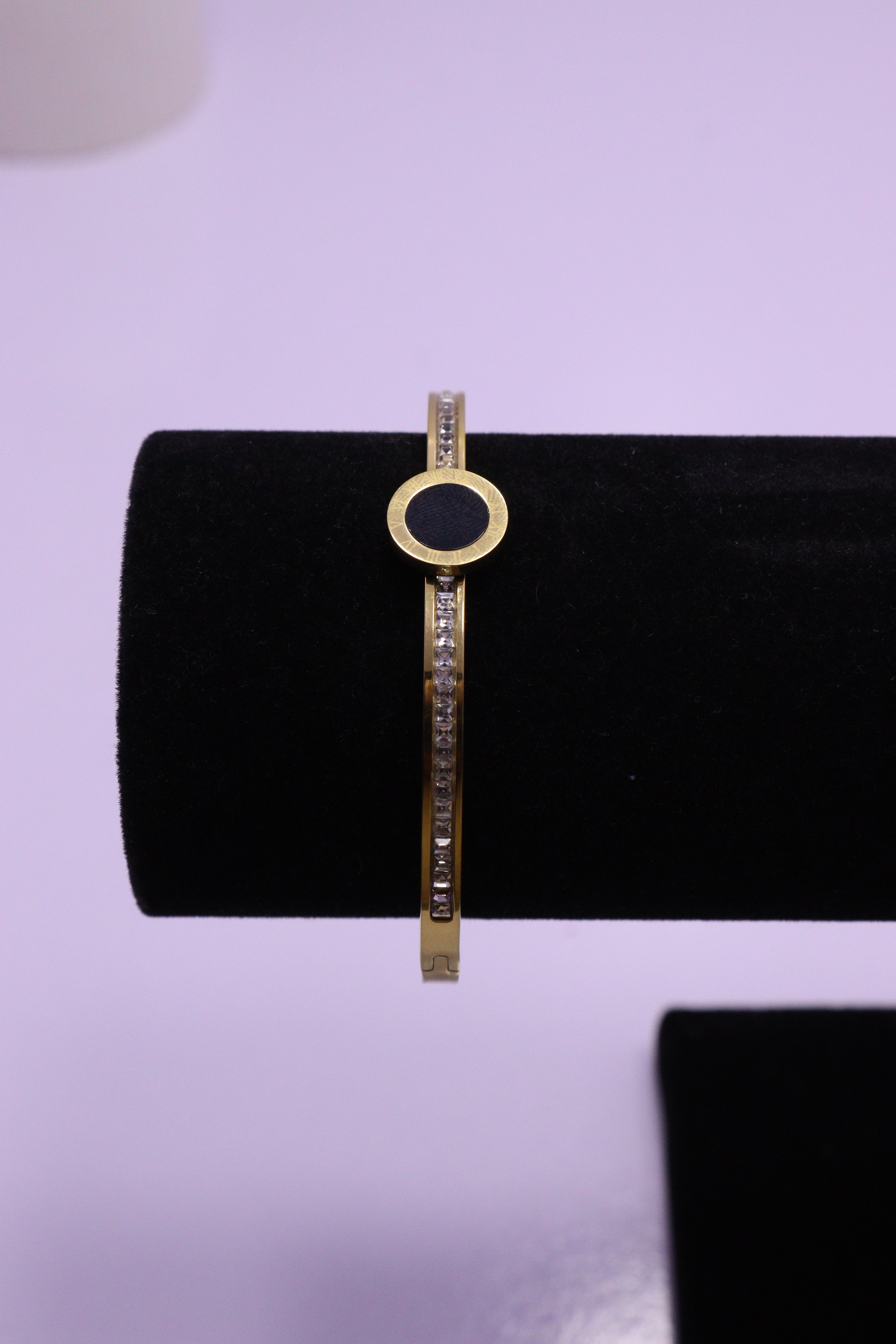 Sleek Wrist Series 0096 - AZ Golden Bangle