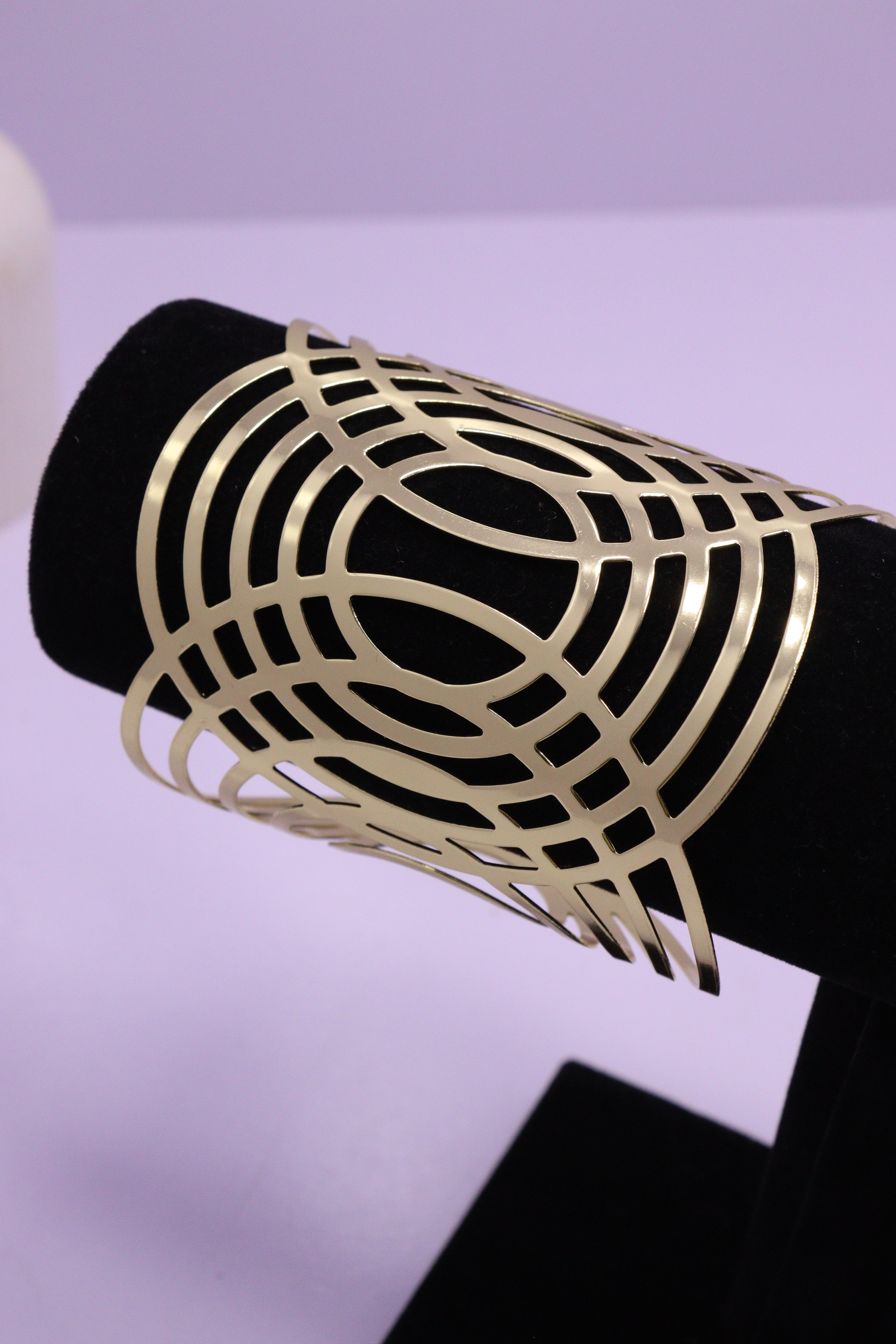 Sleek Wrist Series 0097 - AZ Golden Bangle