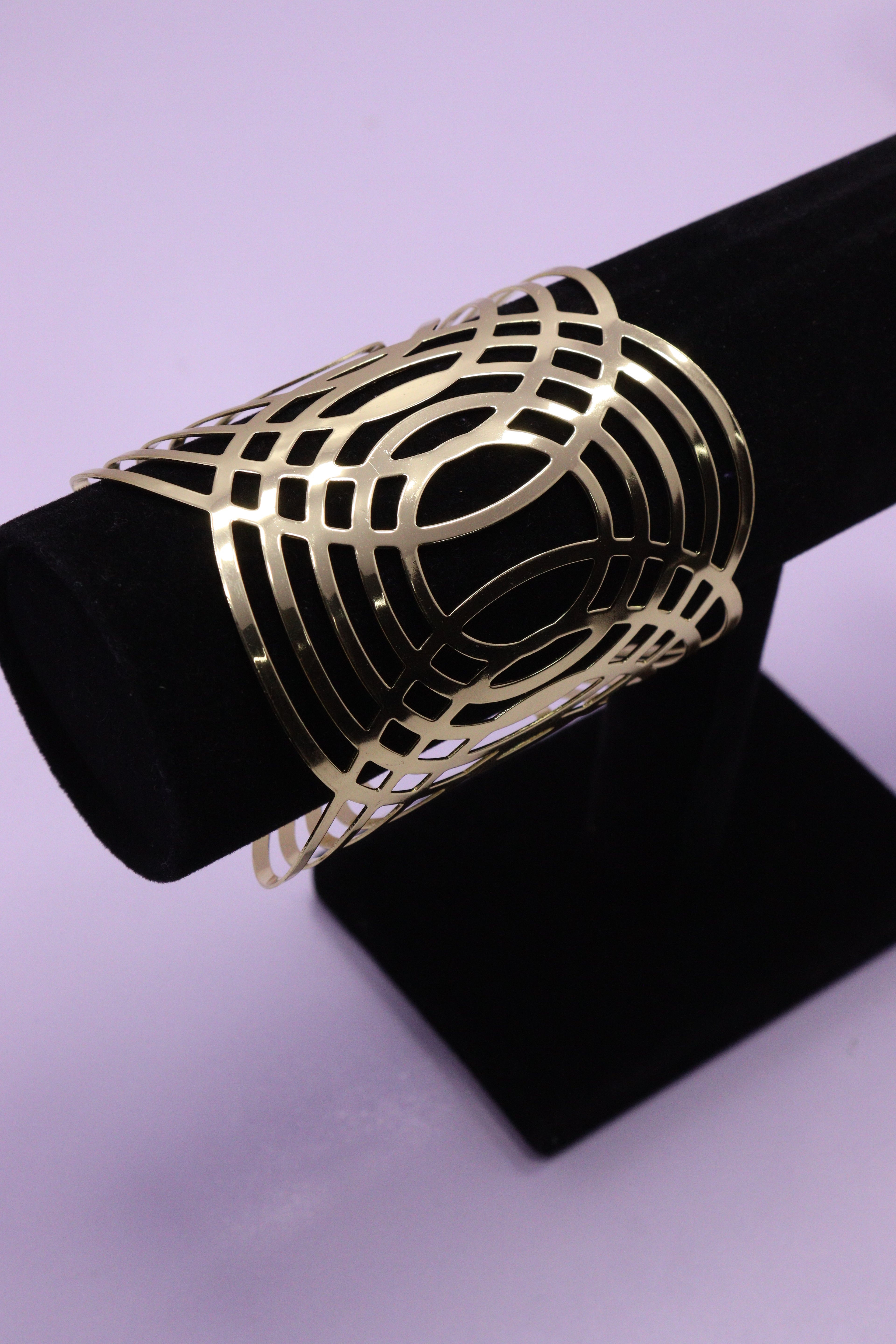 Sleek Wrist Series 0097 - AZ Golden Bangle