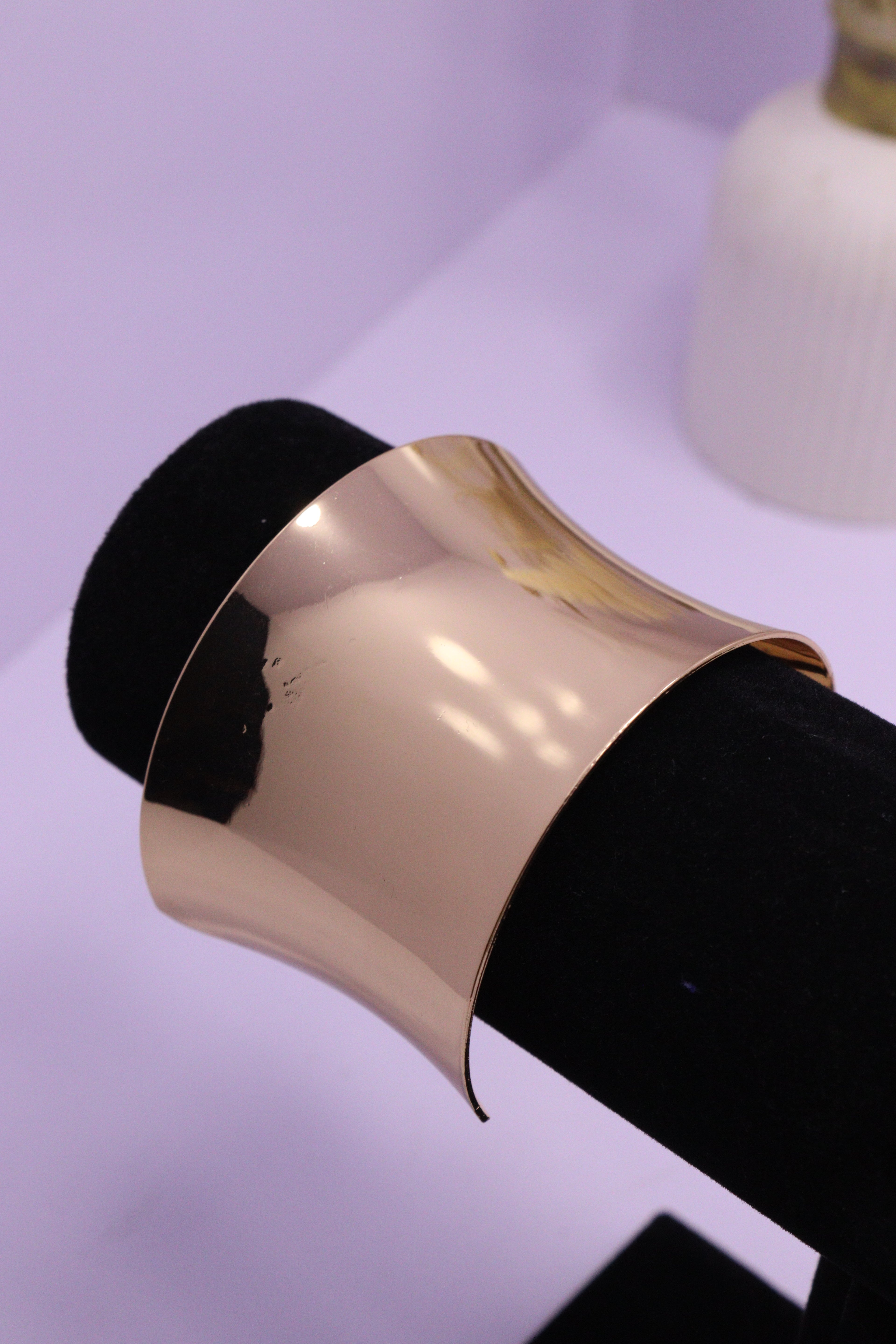 Sleek Wrist Series 0099 - AZ Golden Bangle