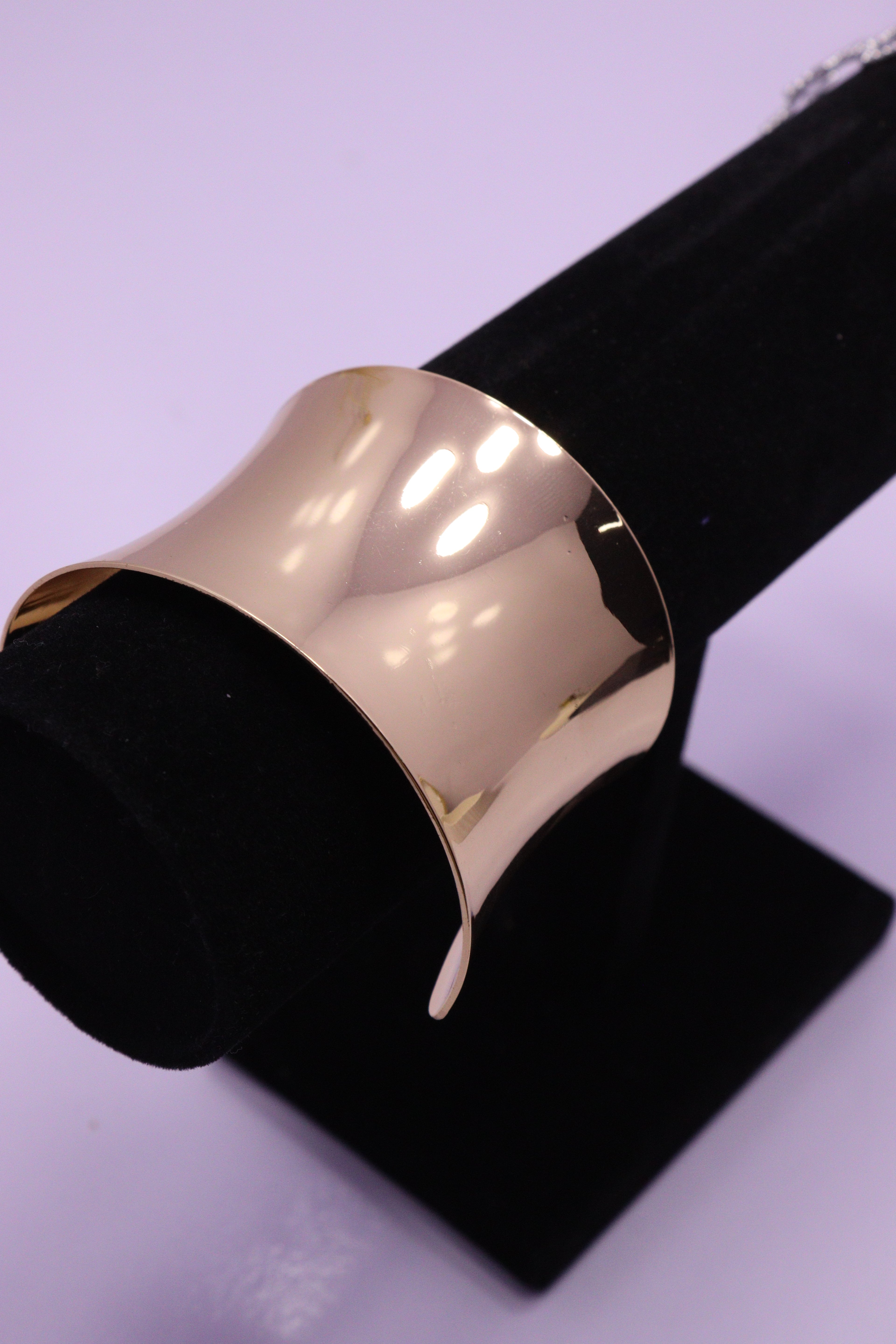 Sleek Wrist Series 0099 - AZ Golden Bangle