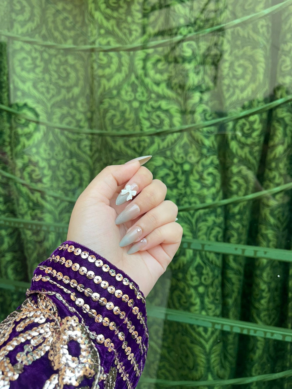 Almond Nude Ombre- - White Bow Press ons