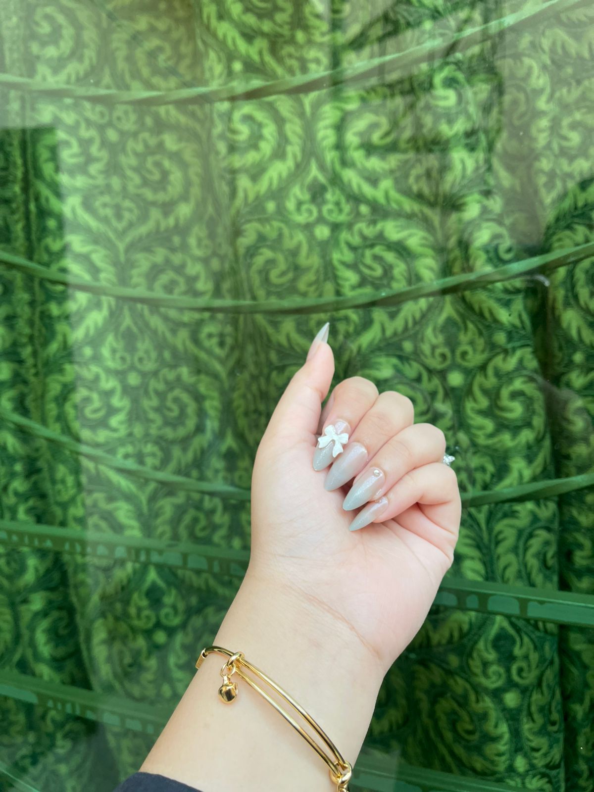 Almond Nude Ombre- - White Bow Press ons