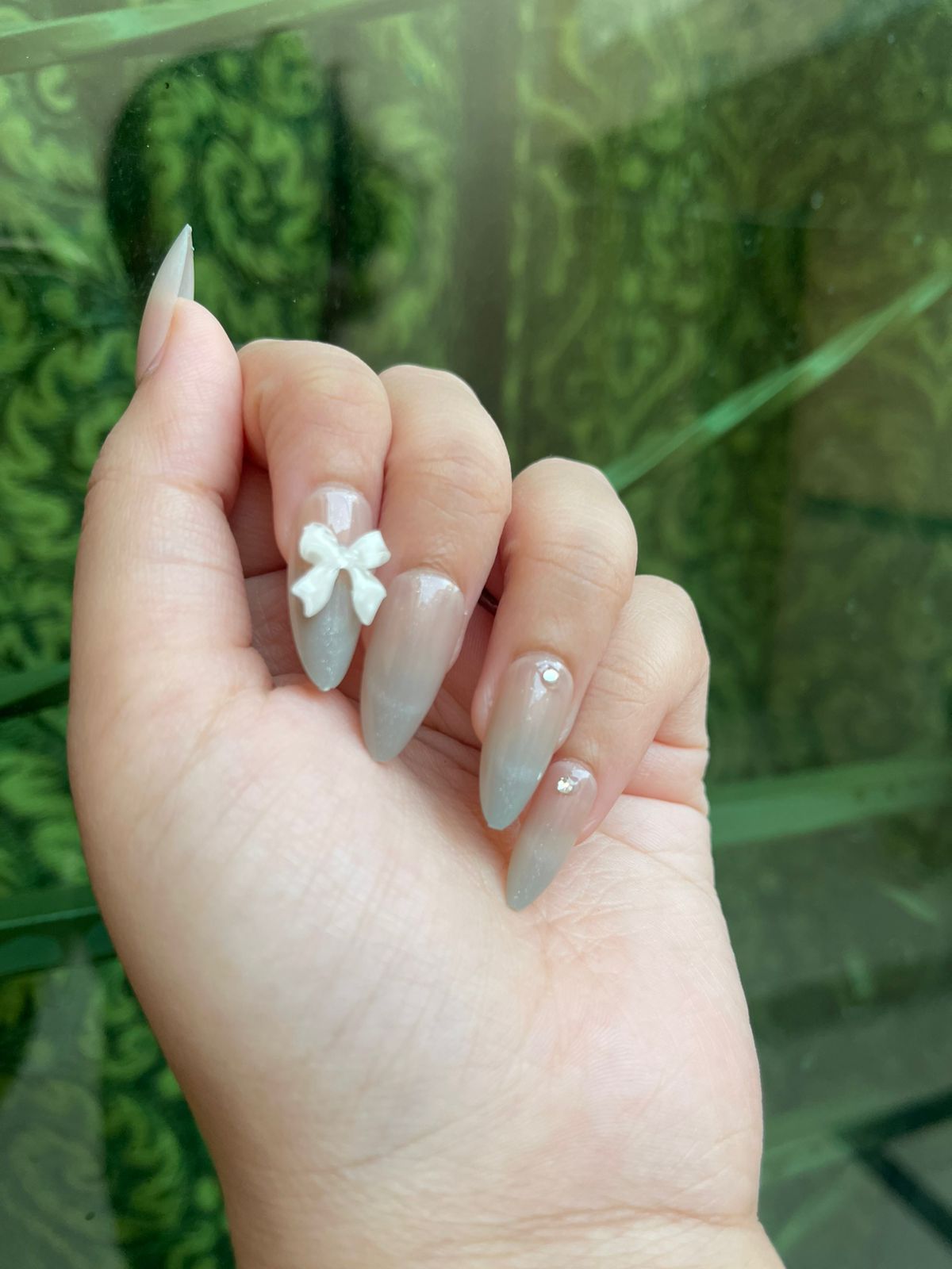 Almond Nude Ombre- - White Bow Press ons