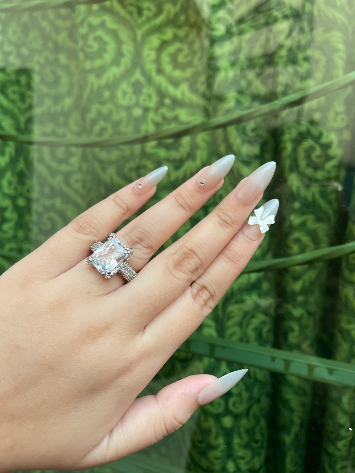 Almond Nude Ombre- - White Bow Press ons