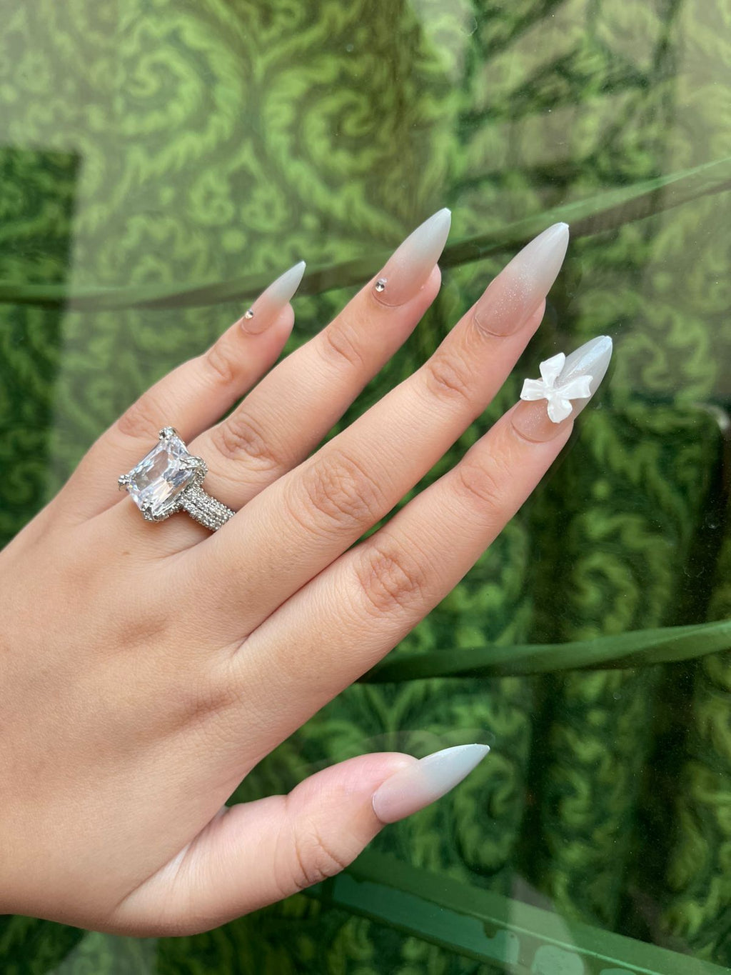 Almond Nude Ombre- - White Bow Press ons