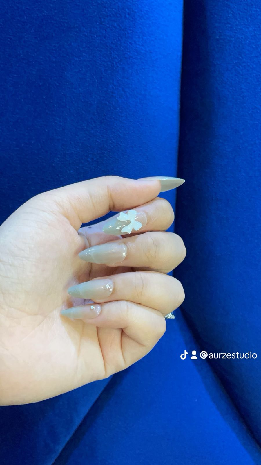 Almond Nude Ombre- - White Bow Press ons