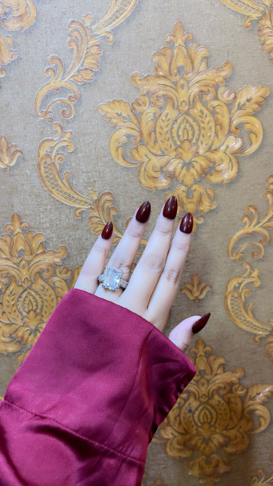 Cherry Red Bliss – Short Almond Press ons Nails