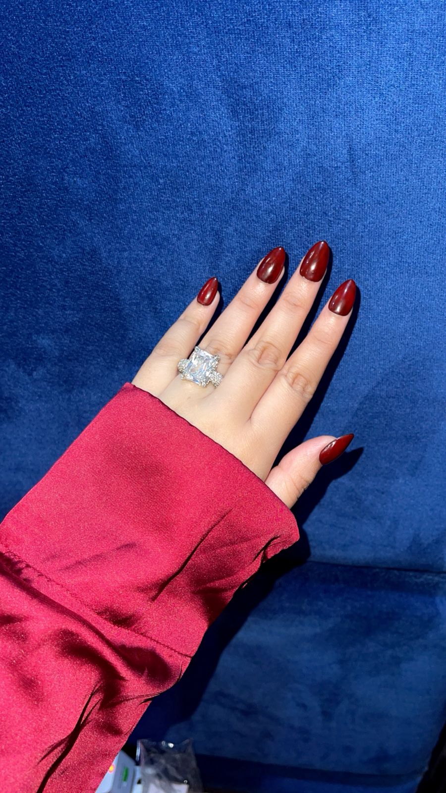 Cherry Red Bliss – Short Almond Press ons Nails