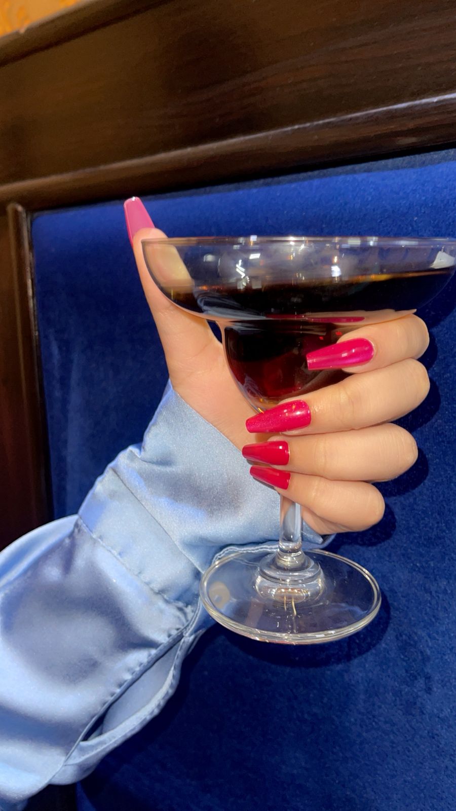 Barbie Shock – Shocking Pink Coffin Nails