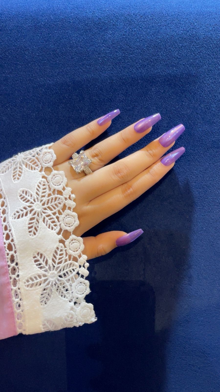 Lavender Lustre – Lilac Cat Eye Coffin Nails