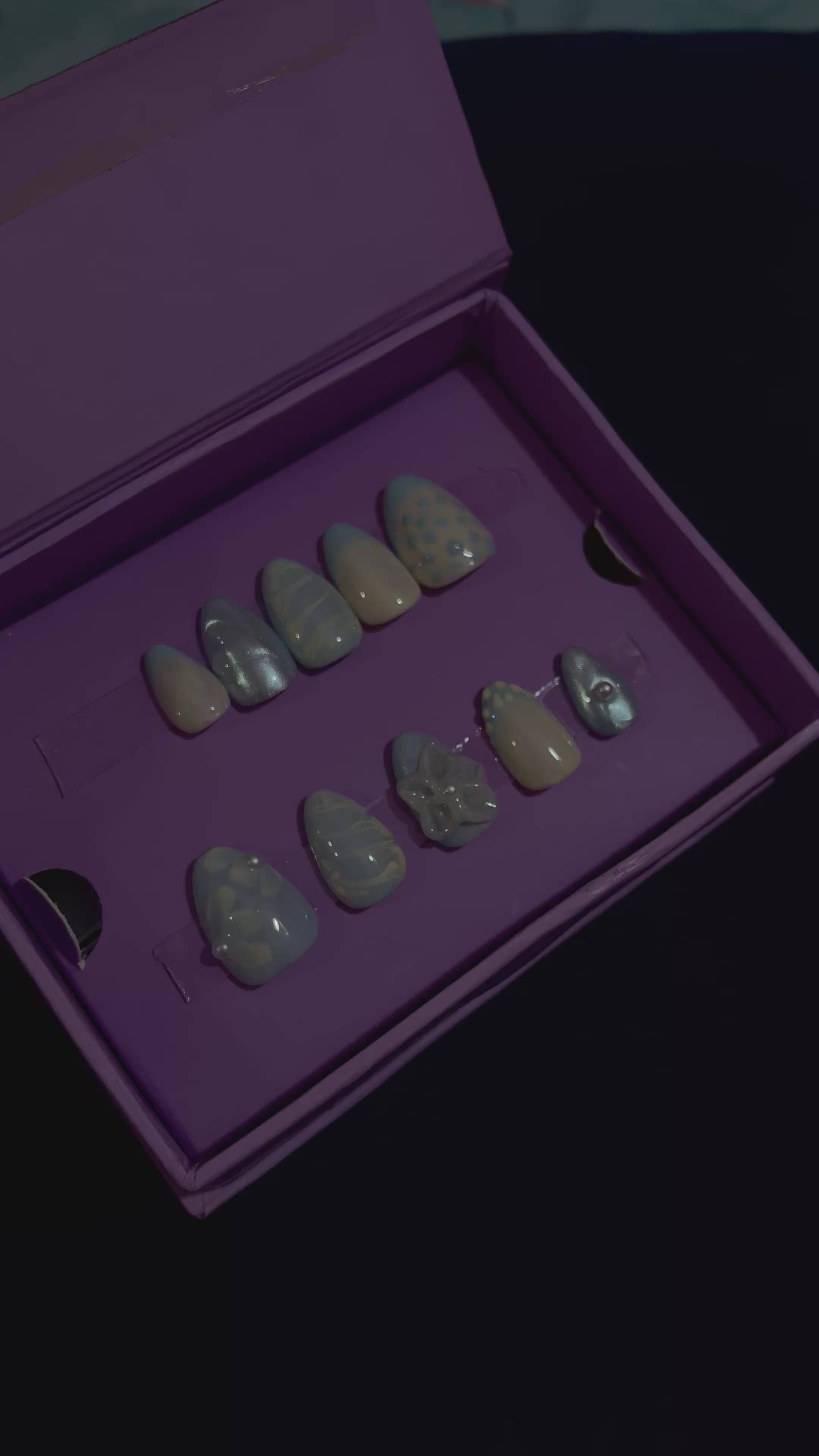 Sky is the limit- Short Almond Press On Nails