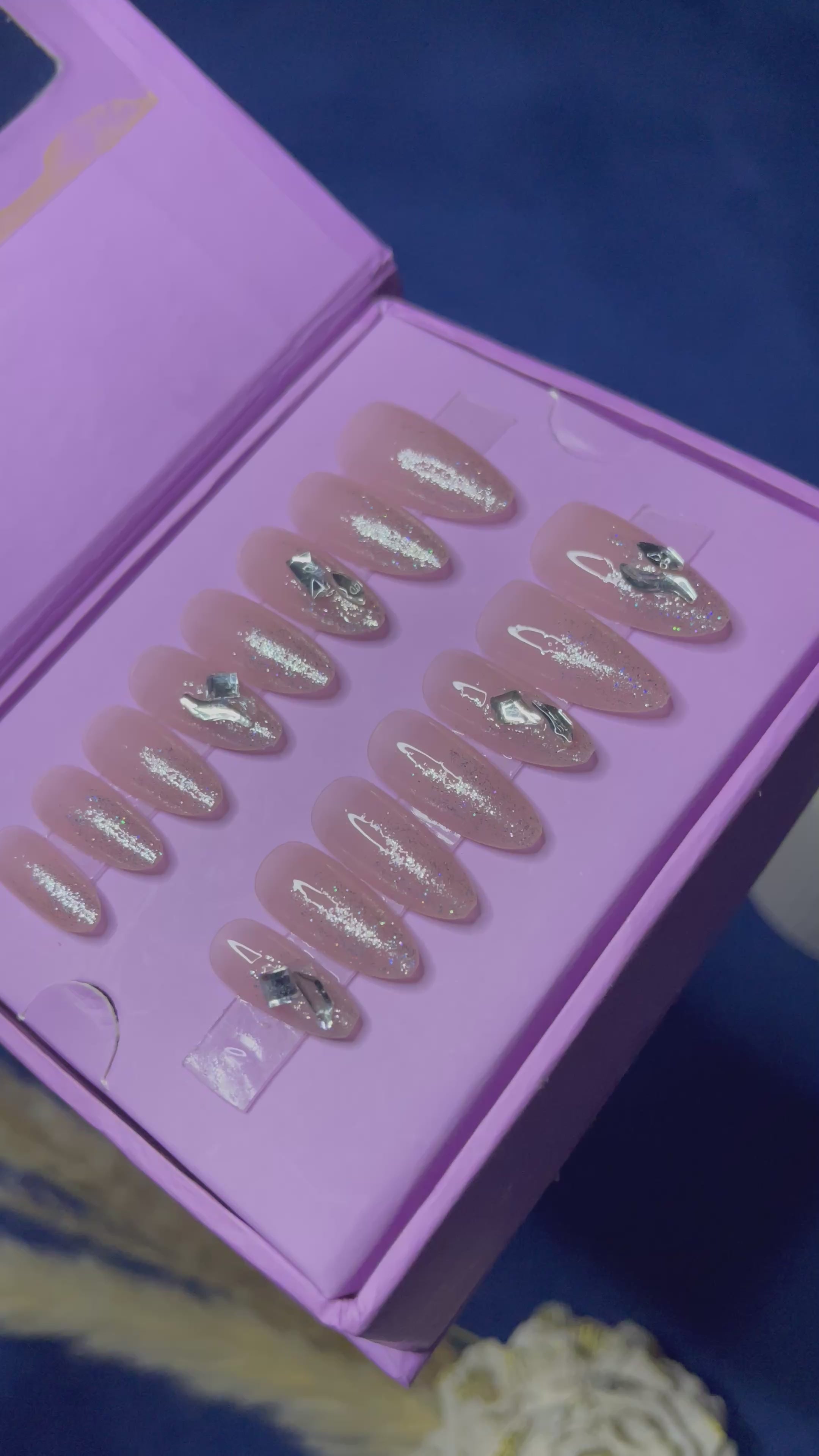 Pearly Ombre Nude -Almond Press Ons