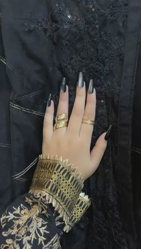 Midnight Magnet – Black Cat Eye Coffin Nails