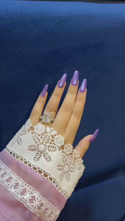 Lavender Lustre – Lilac Cat Eye Coffin Nails
