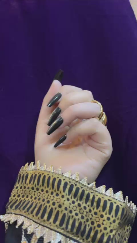 Midnight Magnet – Black Cat Eye Coffin Nails