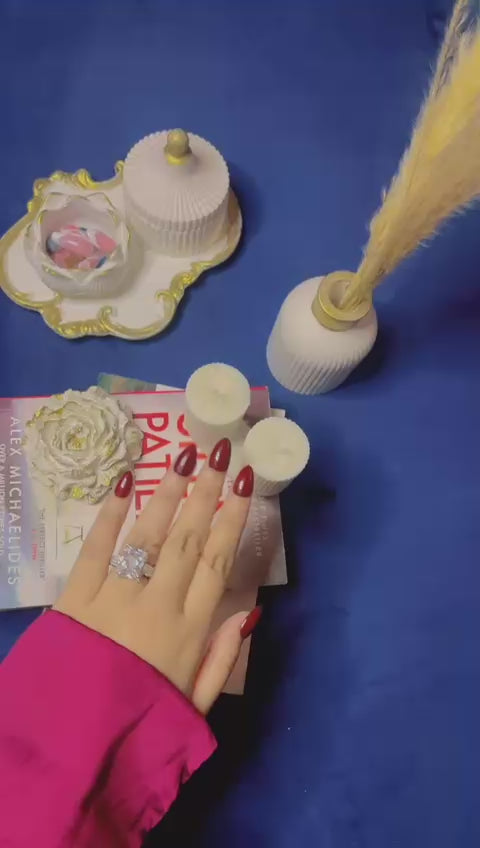 Cherry Red Bliss – Short Almond Press ons Nails