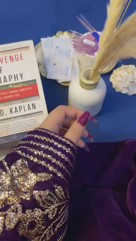 Purple Aura – Cat Eye Coffin Nails