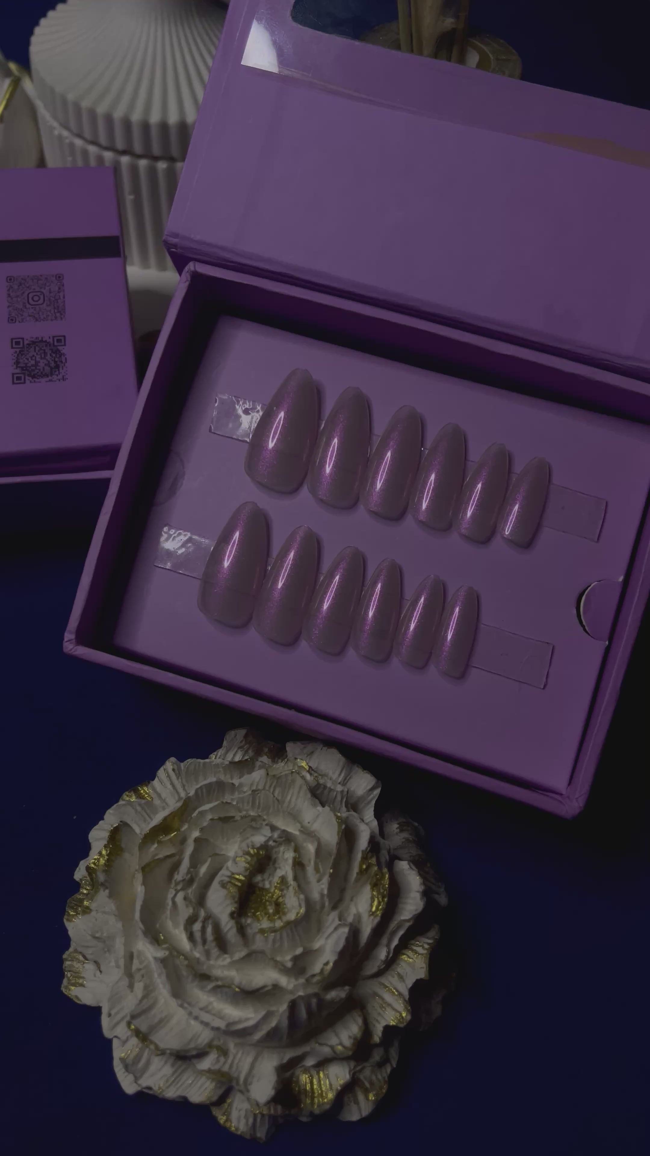 Champaigne Mirror- Almond Press Ons