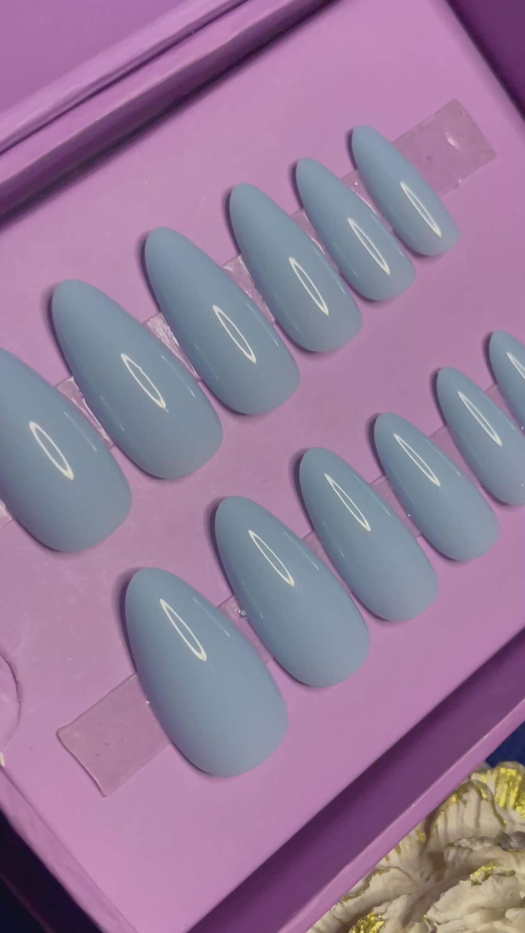 Plain Sky Blue - Almond Press Ons