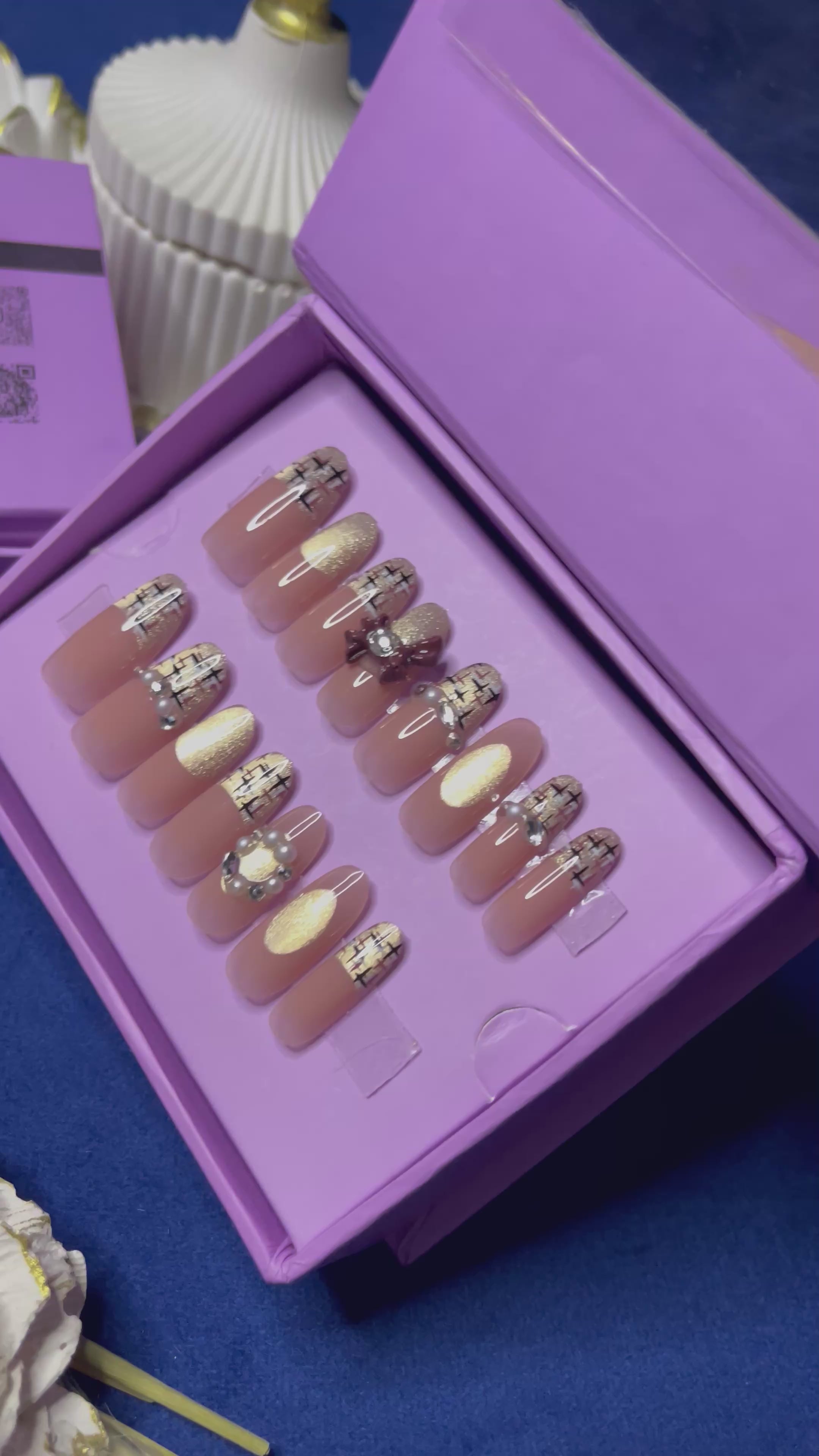 Gold French Cat Eye- Oval Press Ons