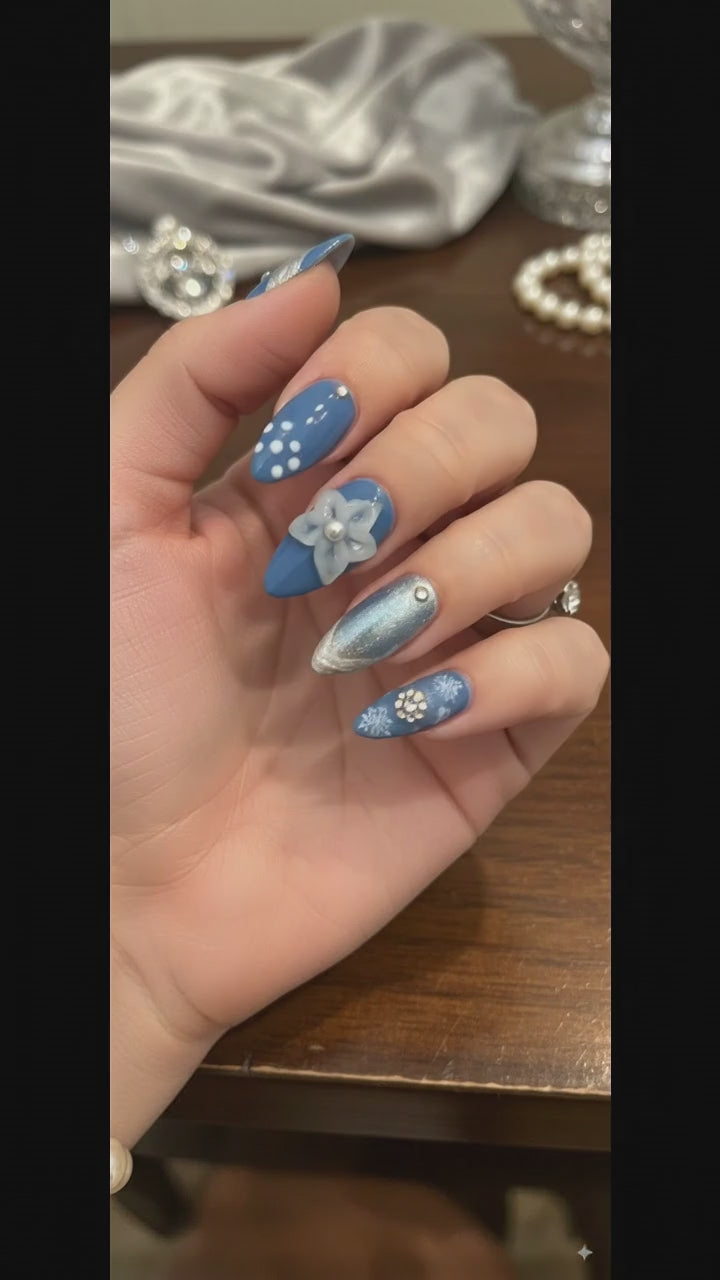 Blue Star - Medium Almond Press Ons